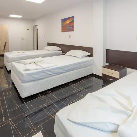 Alloggio in famiglia за гости пиротска 39 *