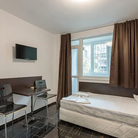 за гости пиротска 39 * Burgas