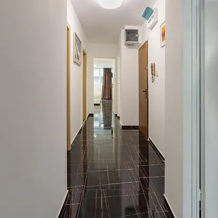 за гости пиротска 39 * Burgas