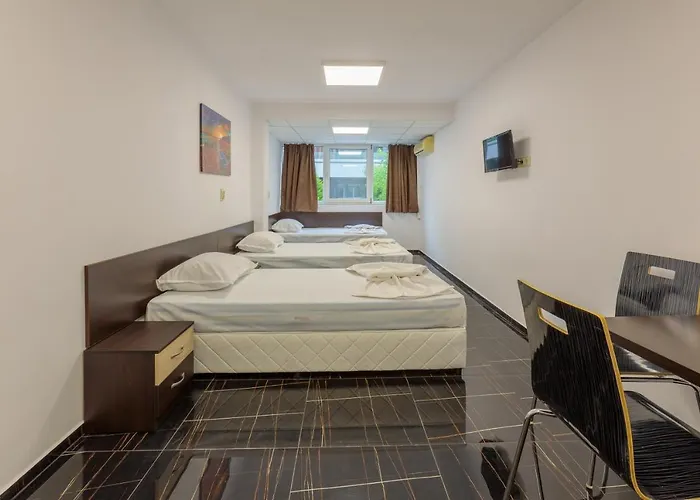 за гости пиротска 39 * Burgas