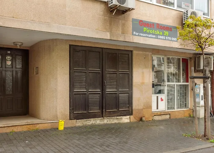 за гости пиротска 39 Habitación en casa particular *